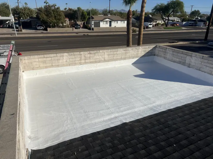 Flat roof after coating work.